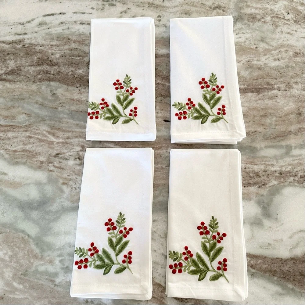 Williams Sonoma Noel Garland Embroidered Cloth Napkins Set - Holiday Christmas